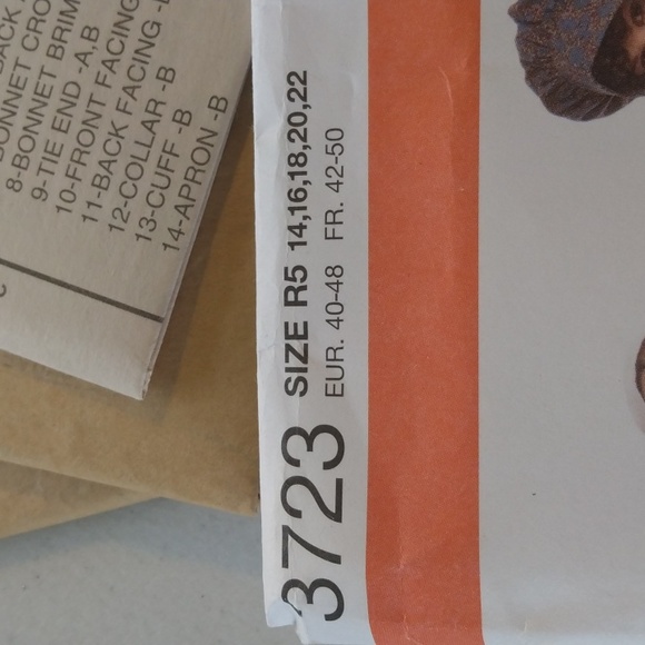 Sewing pattern for 1700's dresses - Picture 5 of 8